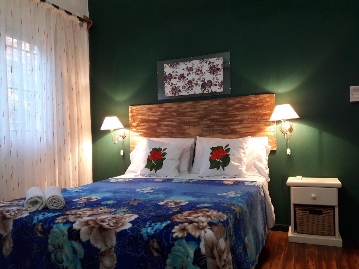 Folks Iguazu - Casa De Huespedes Bed & Breakfast Puerto Iguazu Exterior photo