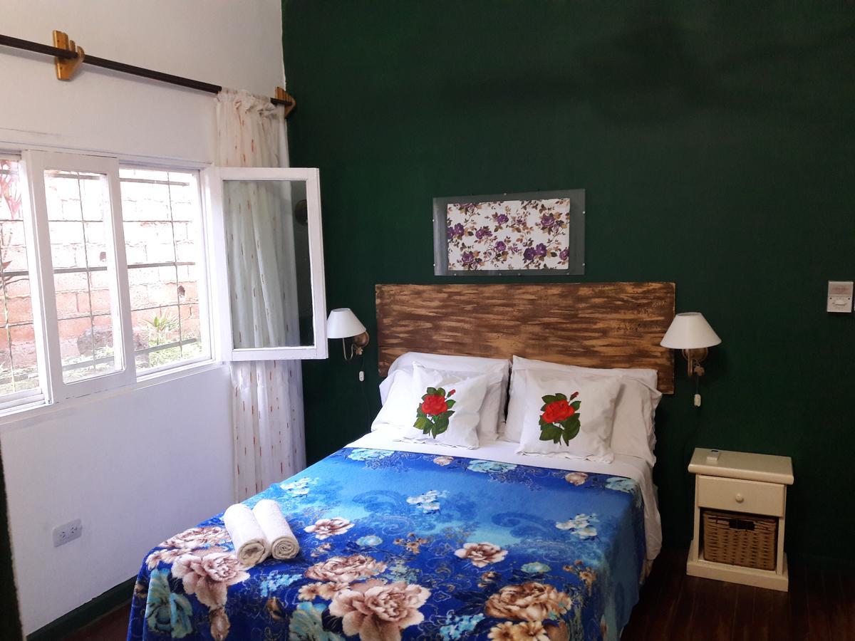 Folks Iguazu - Casa De Huespedes Bed & Breakfast Puerto Iguazu Exterior photo